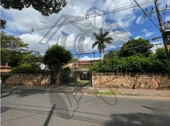 Casa en Los Laureles, Asunción