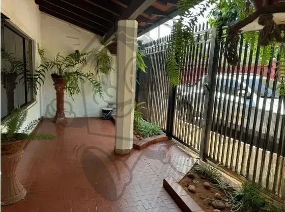 Casa en Vista Alegre, Asunción